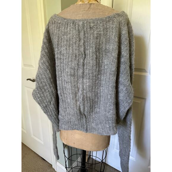 Free People Grey Moonbeam Alpaca Sweater Size L oversized cropped soft wool - Picture 3 of 16